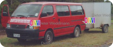 Minibus mit Trailer